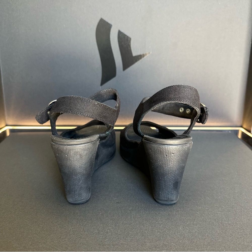 Women’s Crocs Black Ankle Strap Platform wedge Sandals SIZE 9 - Picture 3 of 5